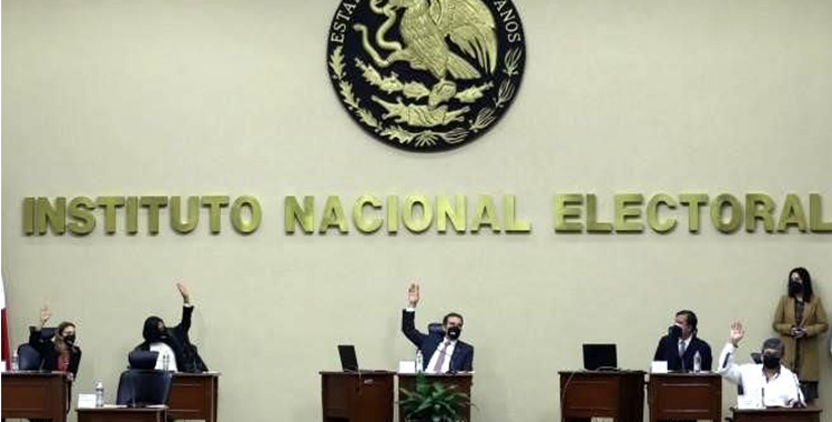 ORDENA INE A AMLO FRENAR PROPAGANDA; VEN QUE IGNORA LEY