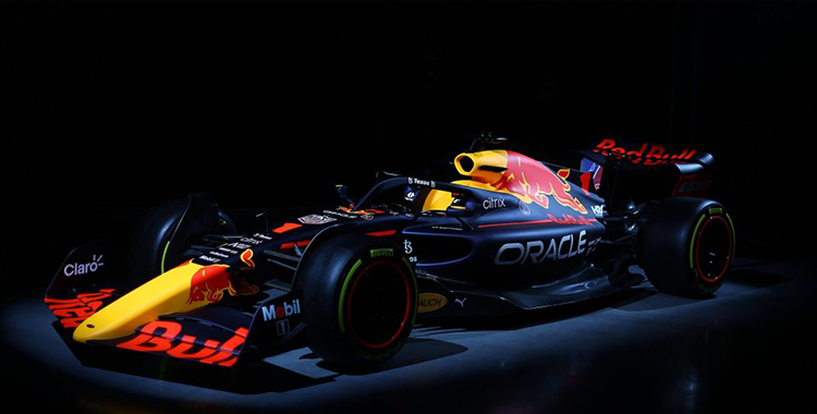 CHECO PÉREZ Y RED BULL PRESENTAN EL AUTO RB18