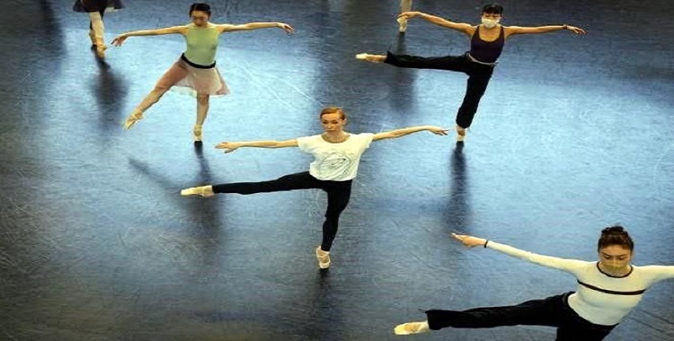 ACOGE BALLET DE BERLÍN A BAILARINES DESPLAZADOS