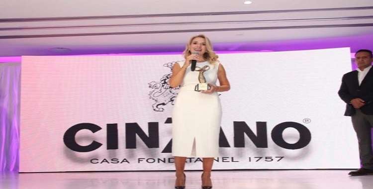 RECIBE ROMINA CONTRERAS GALARDÓN FORJADORES DE MÉXICO 2022