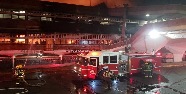 SE INCENDIA MERCADO SAN JUAN DE DIOS