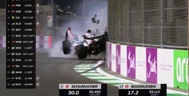 CHOCA SCHUMACHER, FUERA DEL GP ARABIA