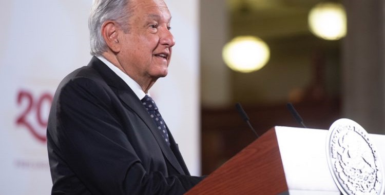 ANTE BARBARIE EN ESTADIO, PIDE AMLO ‘MORALIZAR’ AL PAÍS 