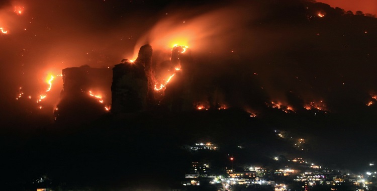 INCENDIO EN EL PARQUE NACIONAL EL TEPOZTECO