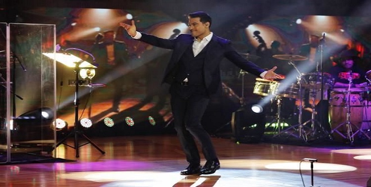 FESTEJA CARLOS RIVERA AL CANTORAL