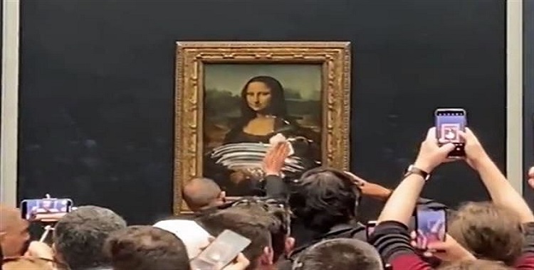 TIRAN PASTELAZO… ¡A LA MONA LISA!