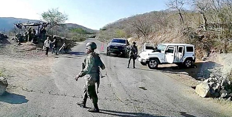 ‘¿TRAEN ARMAS?’, DICEN EN RETÉN EN SINALOA