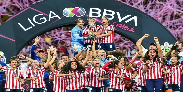 ¡CHIVAS FEMENIL CAMPEÓN!