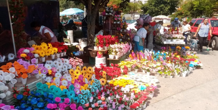 APERTURA DE PANTEONES ESTE 10 DE MAYO, ACTIVA A COMERCIANTES DE LEÓN