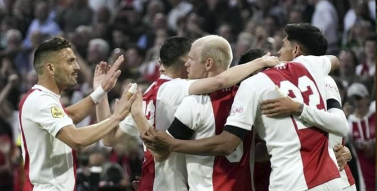 GANAN EDSON Y AJAX OTRA VEZ LA EREDIVISIE