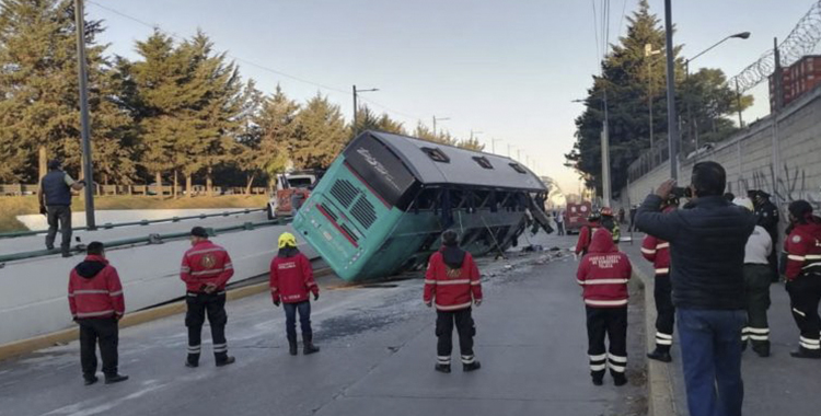 ATIENDE EDOMÉX A LESIONADOS POR VOLADURA DE AUTOBÚS