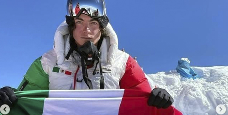 CONQUISTA MEXICANO DE 19 AÑOS EL EVEREST Y EL LHOTSE