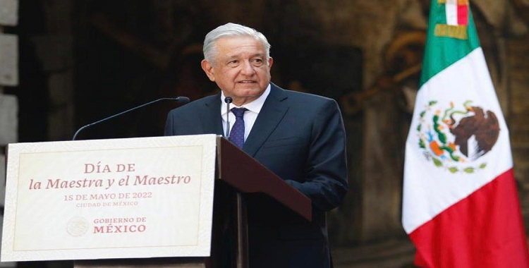 “VAMOS A MEJORAR LA SITUACIÓN ECONÓMICA DE MAESTROS”: AMLO