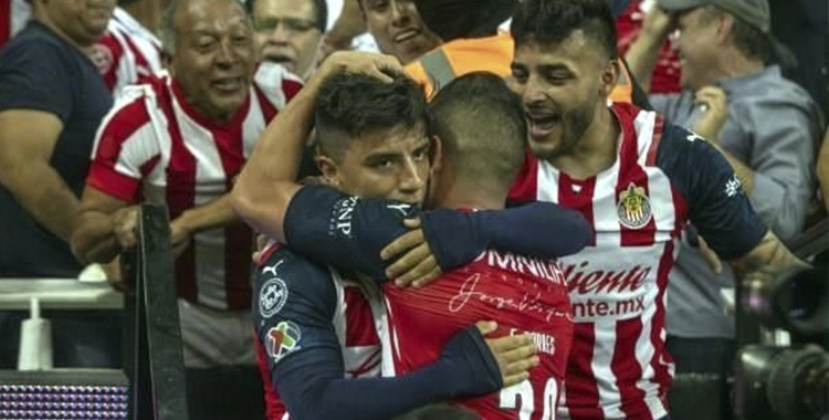 CHIVAS GANA, GUSTA Y GOLEA A PUMAS