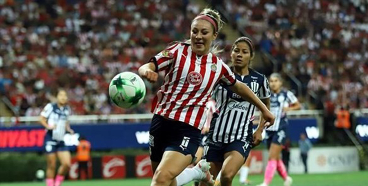 EMPATAN CHIVAS Y RAYADAS EN IDA DE CAMPEONAS DE CAMPEONAS