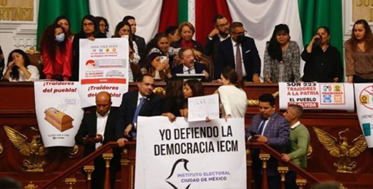 TOMAN TRIBUNA EN CONGRESO CDMX, POR RECORTE A IECM