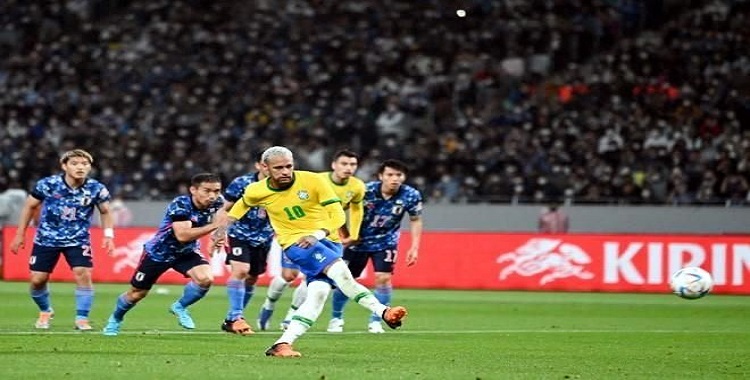 GANA BRASIL A JAPÓN CON UN PENAL DE NEYMAR