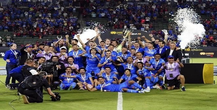 CONQUISTA CRUZ AZUL LA SUPERCOPA DE LA LIGA MX