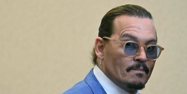 JOHNNY DEPP OTRA VEZ A JUICIO, PERO AHORA POR AGRESIÓN