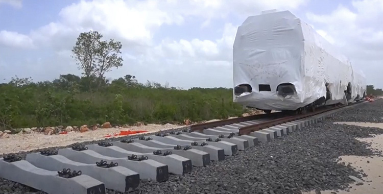 LLEGA A CAMPECHE LOCOMOTORA DEL TREN MAYA