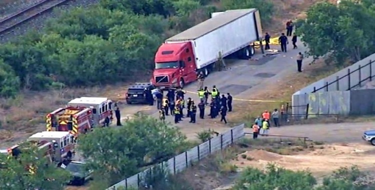 VAN 50 MUERTOS EN TRÁILER EN TEXAS