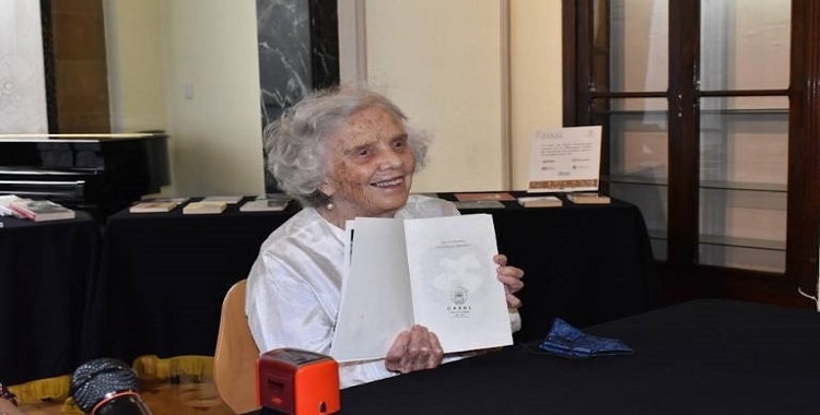 CASUL ABRE BIBLIOTECA DE ELENA PONIATOWSKA