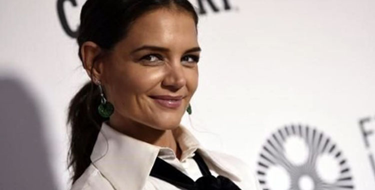 KATIE HOLMES ACTÚA, ESCRIBE Y DIRIGE EN FILME PANDÉMICO