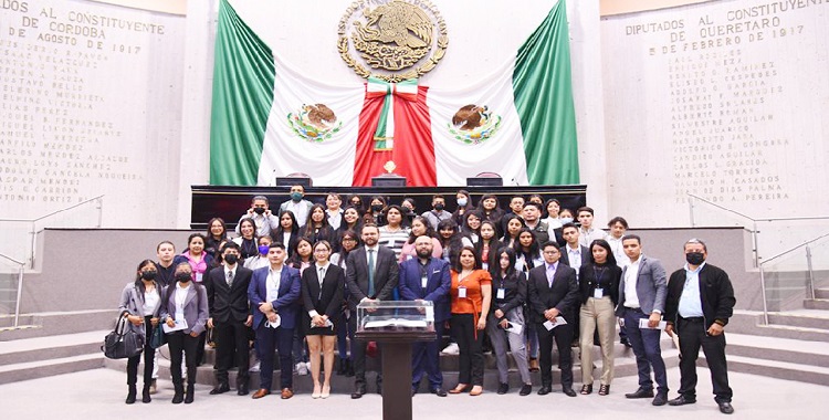 CONOCEN ESTUDIANTES DE PEROTE LAS INSTALACIONES DEL PALACIO LEGISLATIVO