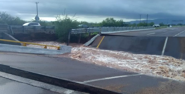 COLAPSAN CARRETERAS DE SONORA POR LLUVIAS