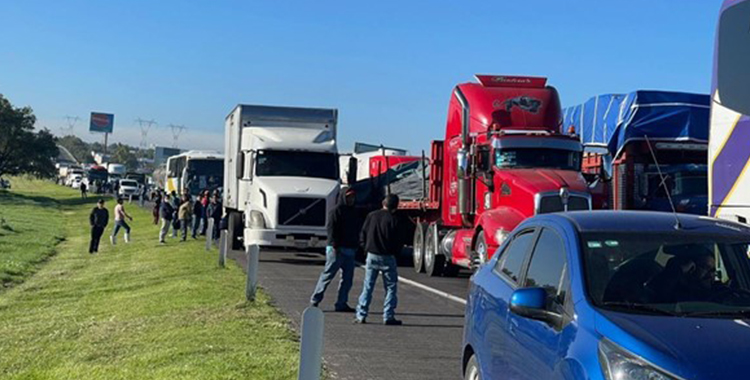 BLOQUEO DE 8 HORAS EN LA MÉXICO-PACHUCA