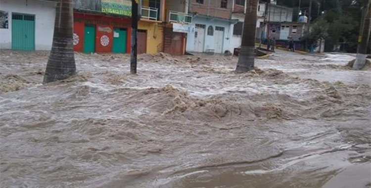 RÍO LA SIERRA SE DESBORDÓ