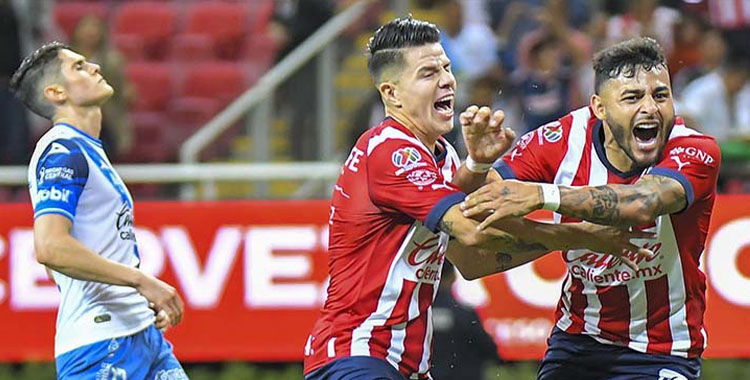 CHIVAS CAMINA PASO A PASO