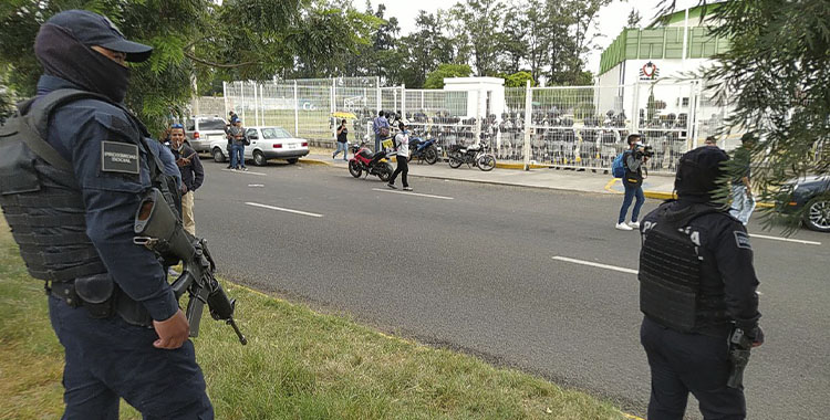 ¡DESPIDO MASIVO DE POLICÍAS EN IRAPUATO!