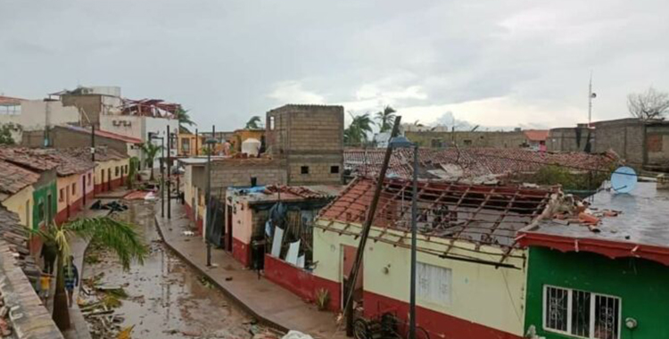 DOS MUERTOS Y DAÑOS MATERIALES DEJA ‘ROSLYN’ EN NAYARIT