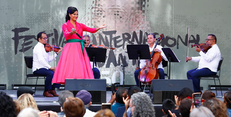 CERVANTINO CON MÚSICA POPULAR Y TEATRO