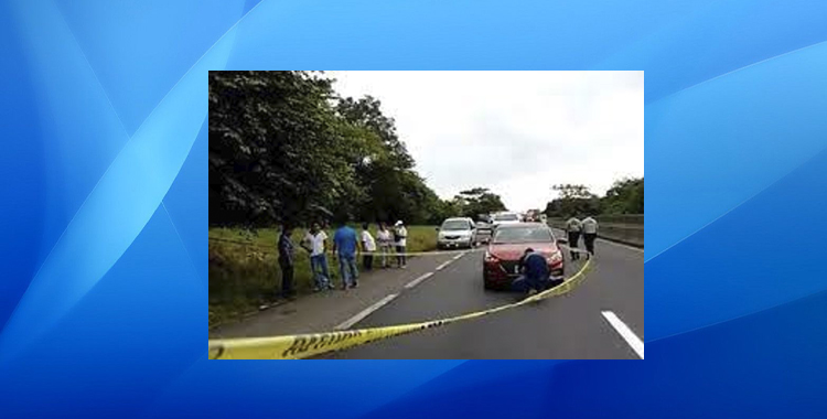 ASESINAN A MAESTRA EN CARRETERA