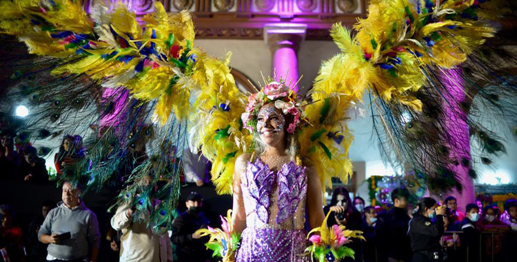 VERACRUZ CELEBRA A SUS MUERTOS