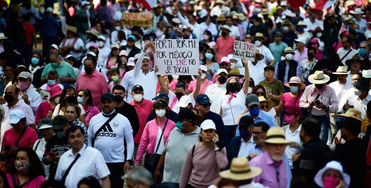 ¿QUÉ DIJO AMLO SOBRE LAS MARCHAS DE AYER?