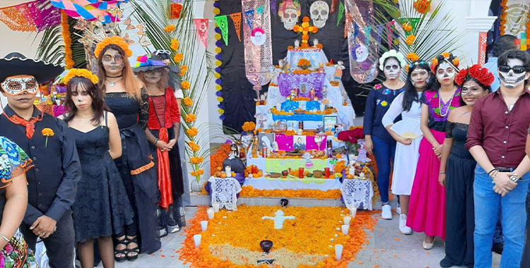 INAUGURAN EXPOSICIÓN DE ALTARES DE MUERTOS EN BOCA DEL RÍO