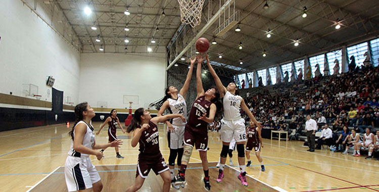 EQUIPO FEMENIL DE BASQUETBOL HILÓ CUATRO VICTORIAS