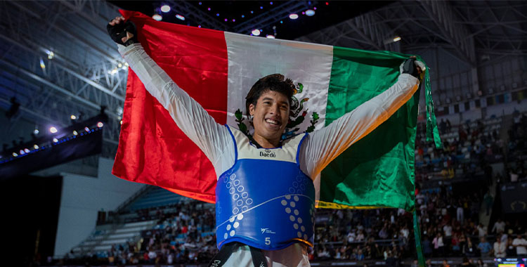 CARLOS SANSORES CAMPEÓN MUNDIAL DE PESO PESADO