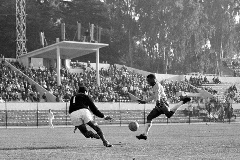 CARBAJAL-EN-EL-MANO-A-MANO-CON-pELE