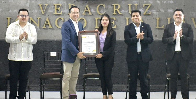 ENTREGAN PREMIO ESTATAL DE LA JUVENTUD 2022