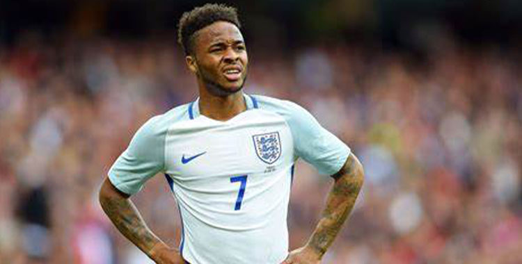 STERLING, ABANDONA LA SELECCIÓN INGLESA