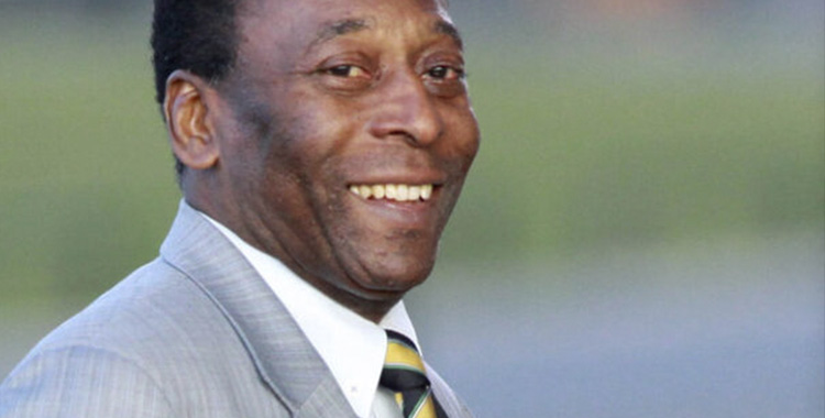 PELÉ VA MEJORANDO SU SALUD