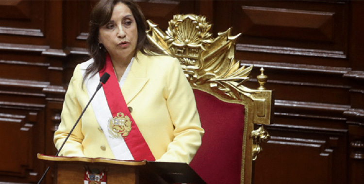 DINA BOLUARTE PRIMERA PRESIDENTA DE PERÚ