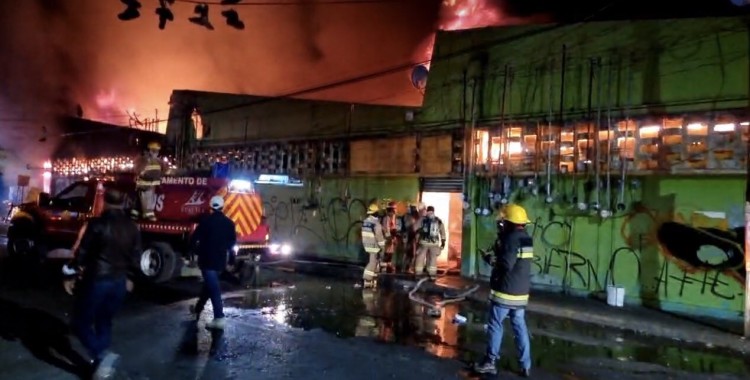 SE INCENDIA MERCADO DE CUAUTLA, MORELOS