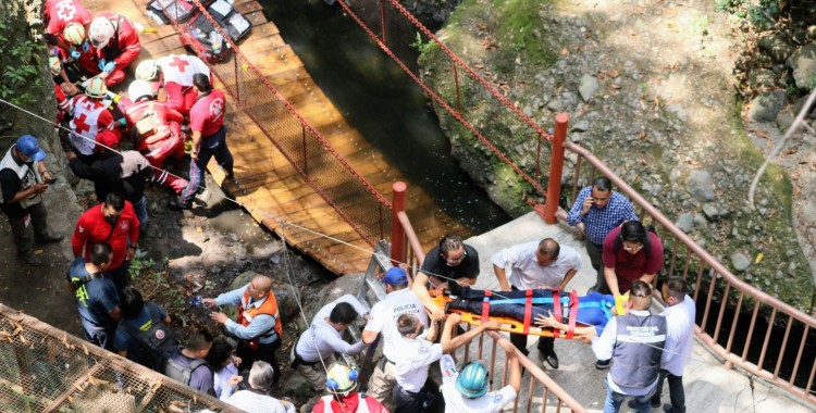 COLAPSA PUENTE COLGANTE EN PARQUE CUEVAS DEL MAMUT