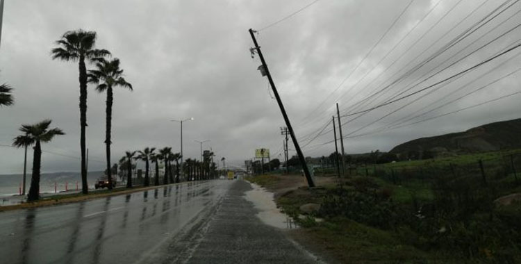 LLUVIAS CAUSAN DERRUMBES E INUNDACIONES EN BC