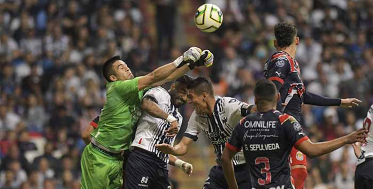 LAS CHIVAS SE RAYAN